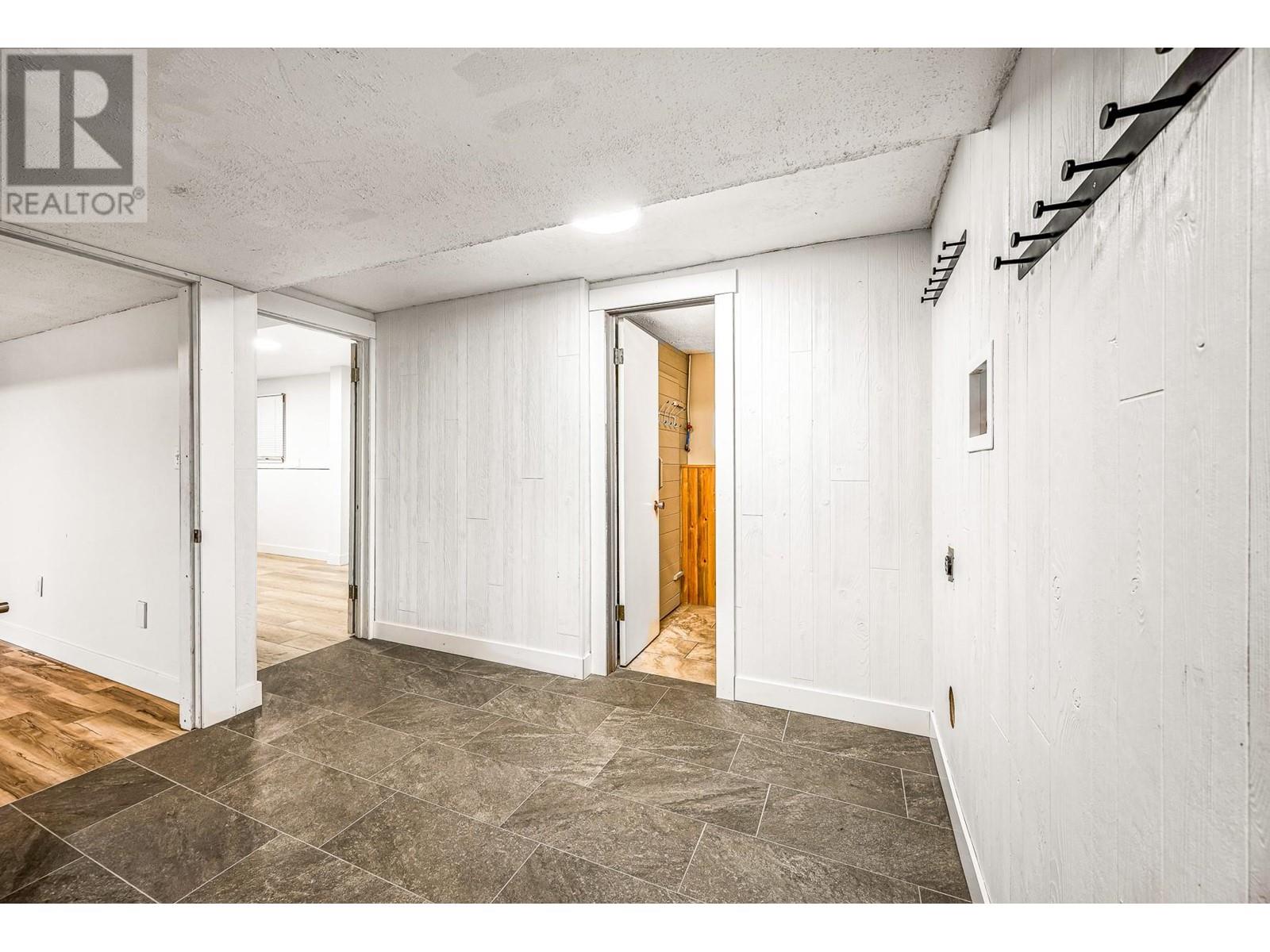10010 Kel Win Road, Lake Country