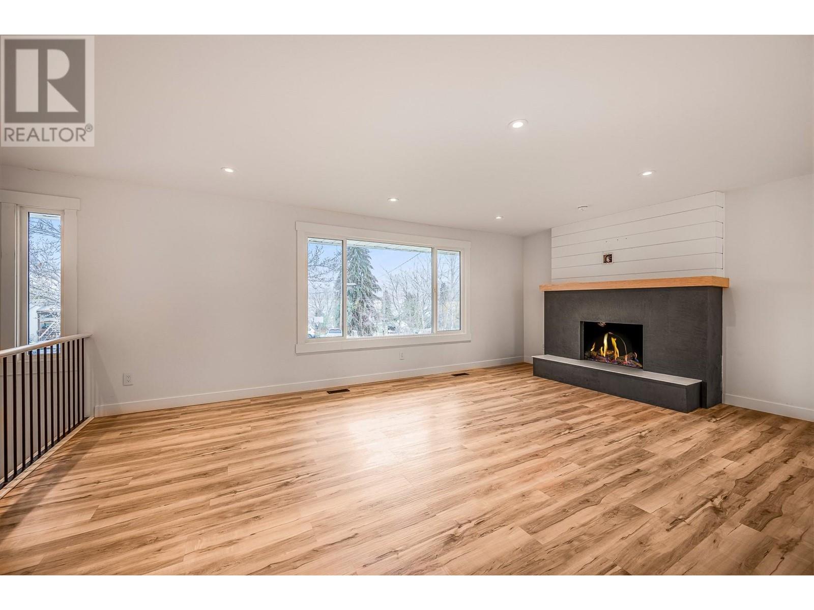 10010 Kel Win Road, Lake Country