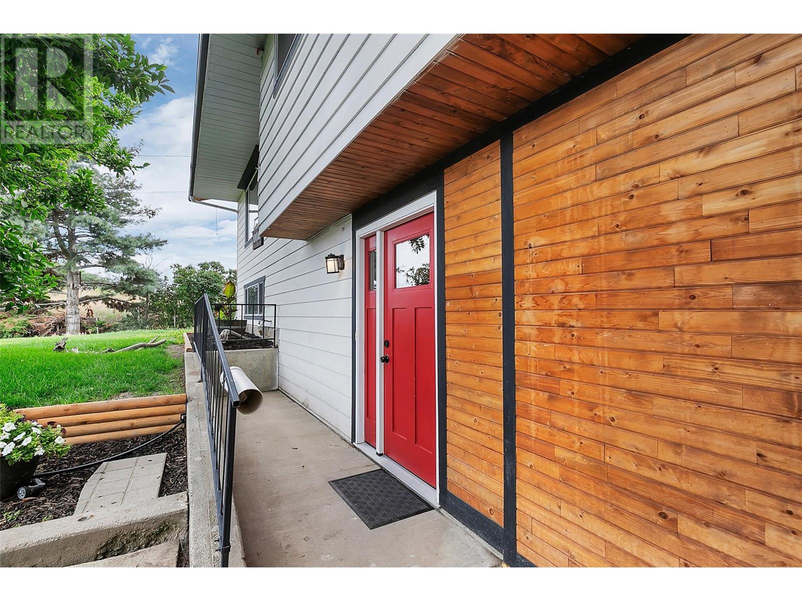 10010 Kel Win Road, Lake Country