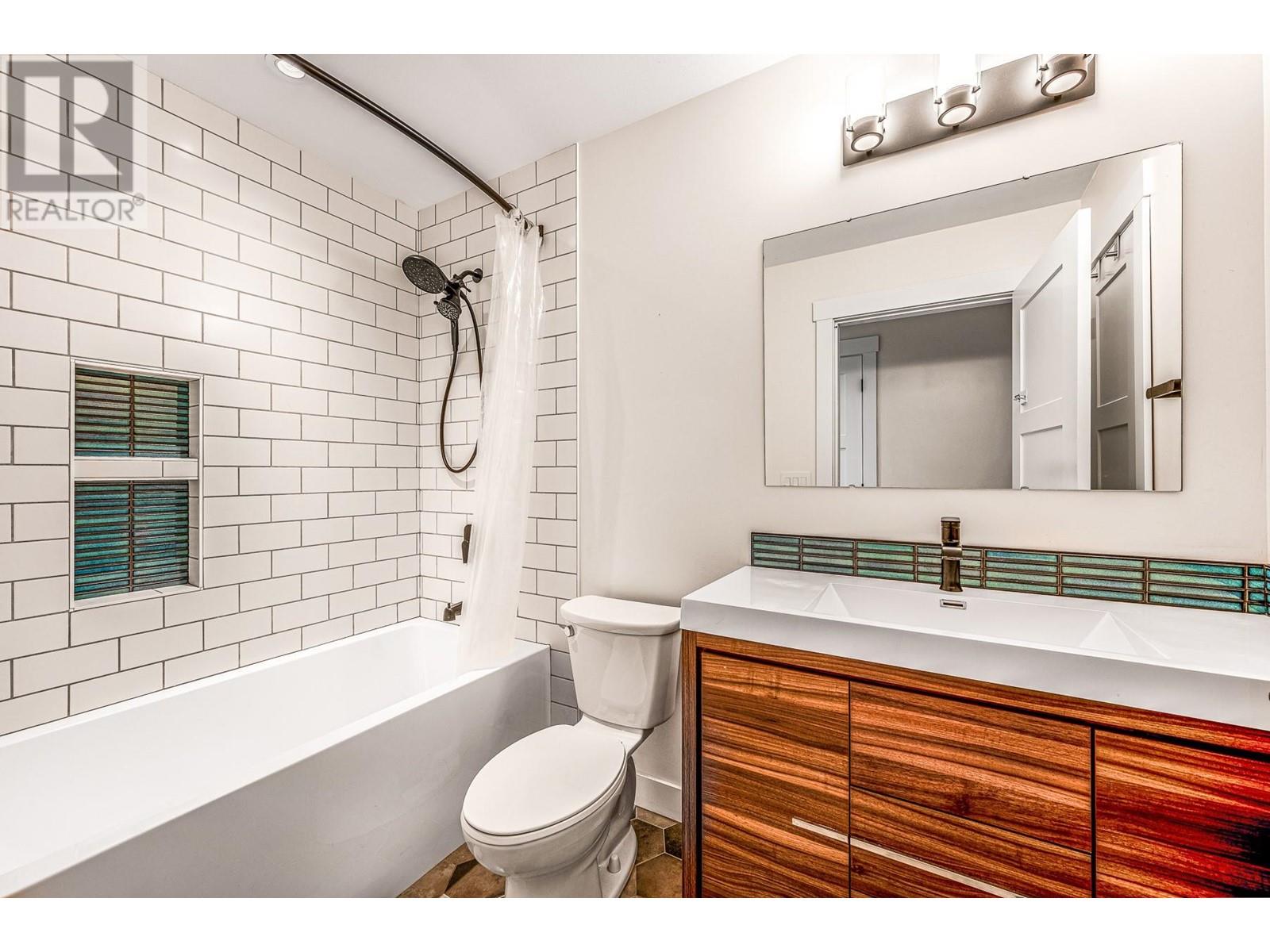 10010 Kel Win Road, Lake Country