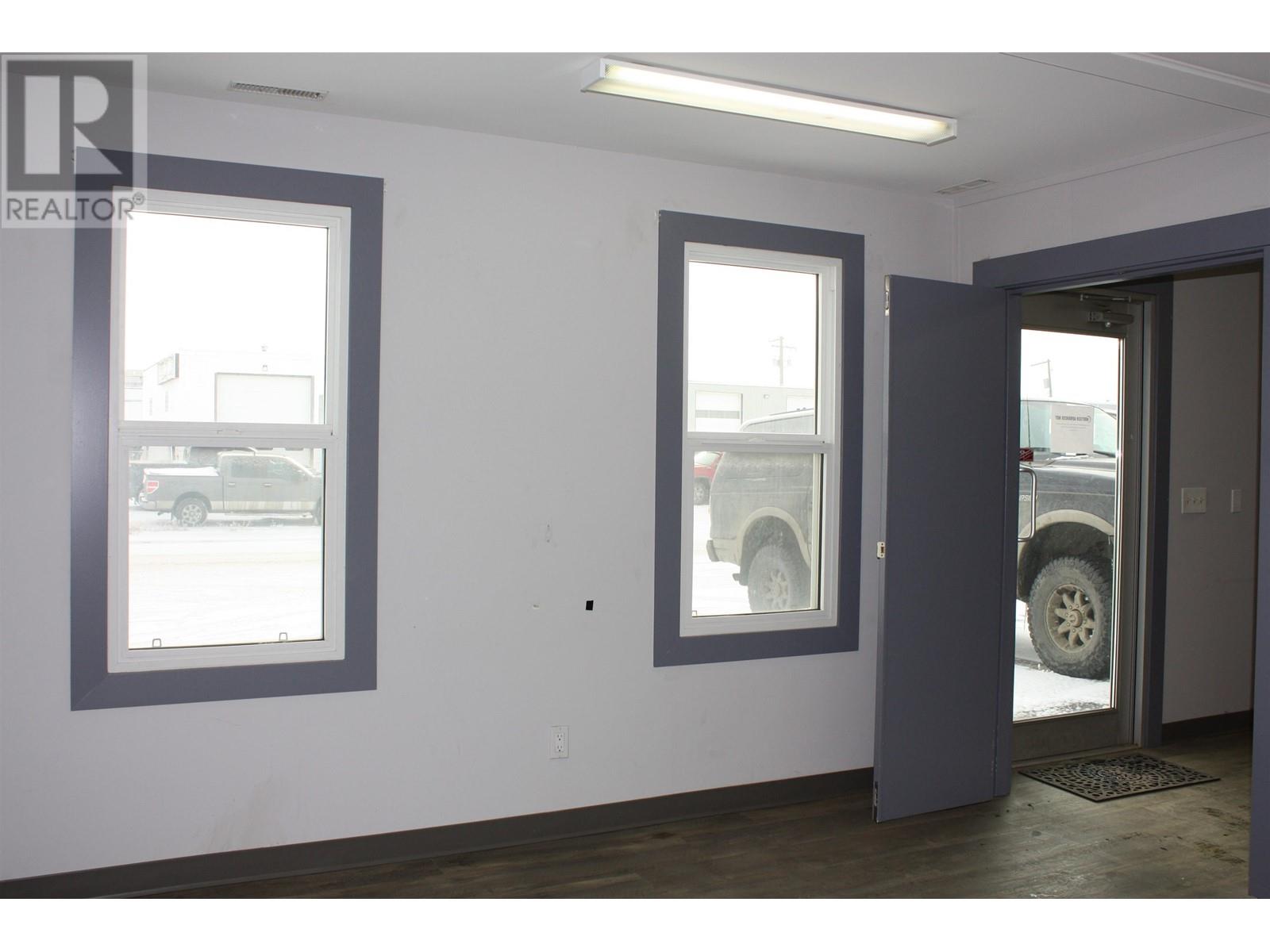 Photo 5 of 10004 94 Avenue, Fort St John BC