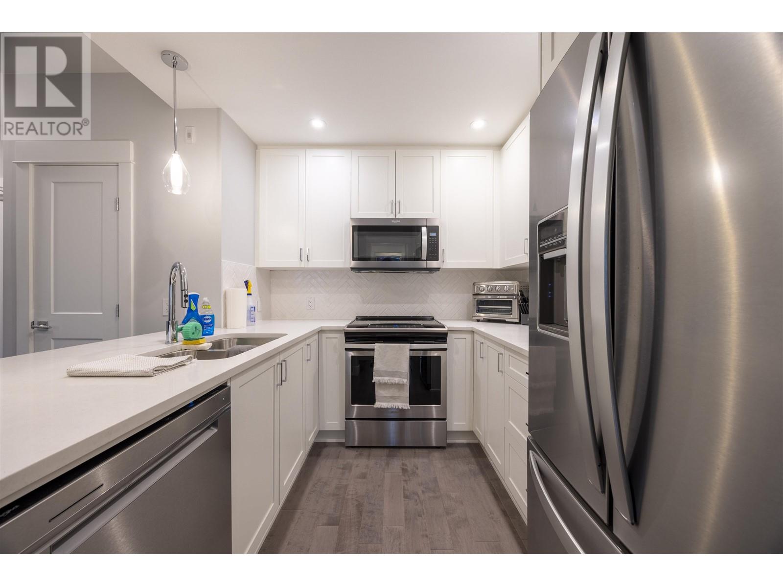 3218 2180 KELLY AVENUE, Port Coquitlam real estate listing R2989499