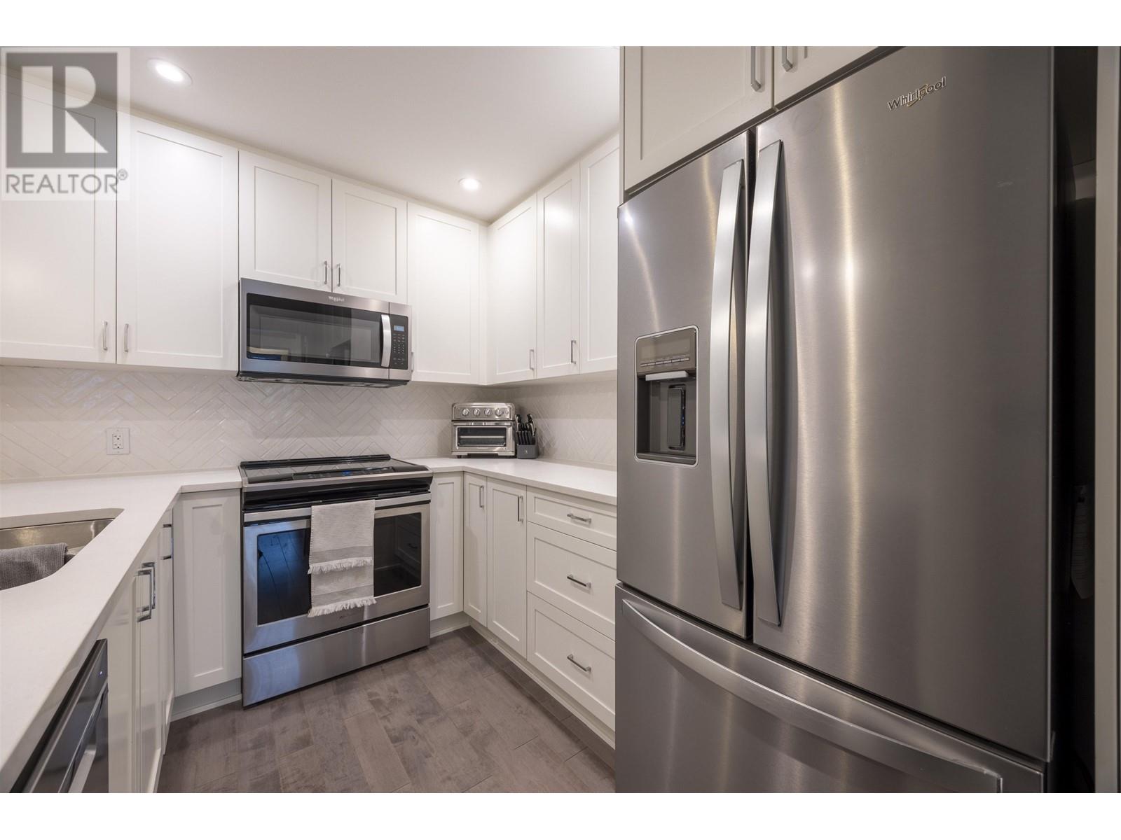 3218 2180 KELLY AVENUE, Port Coquitlam real estate listing R2989499
