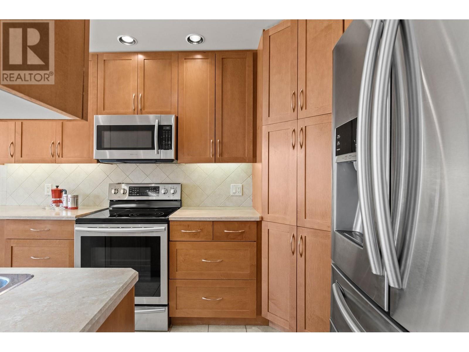704 1947 Underhill Street, Kelowna