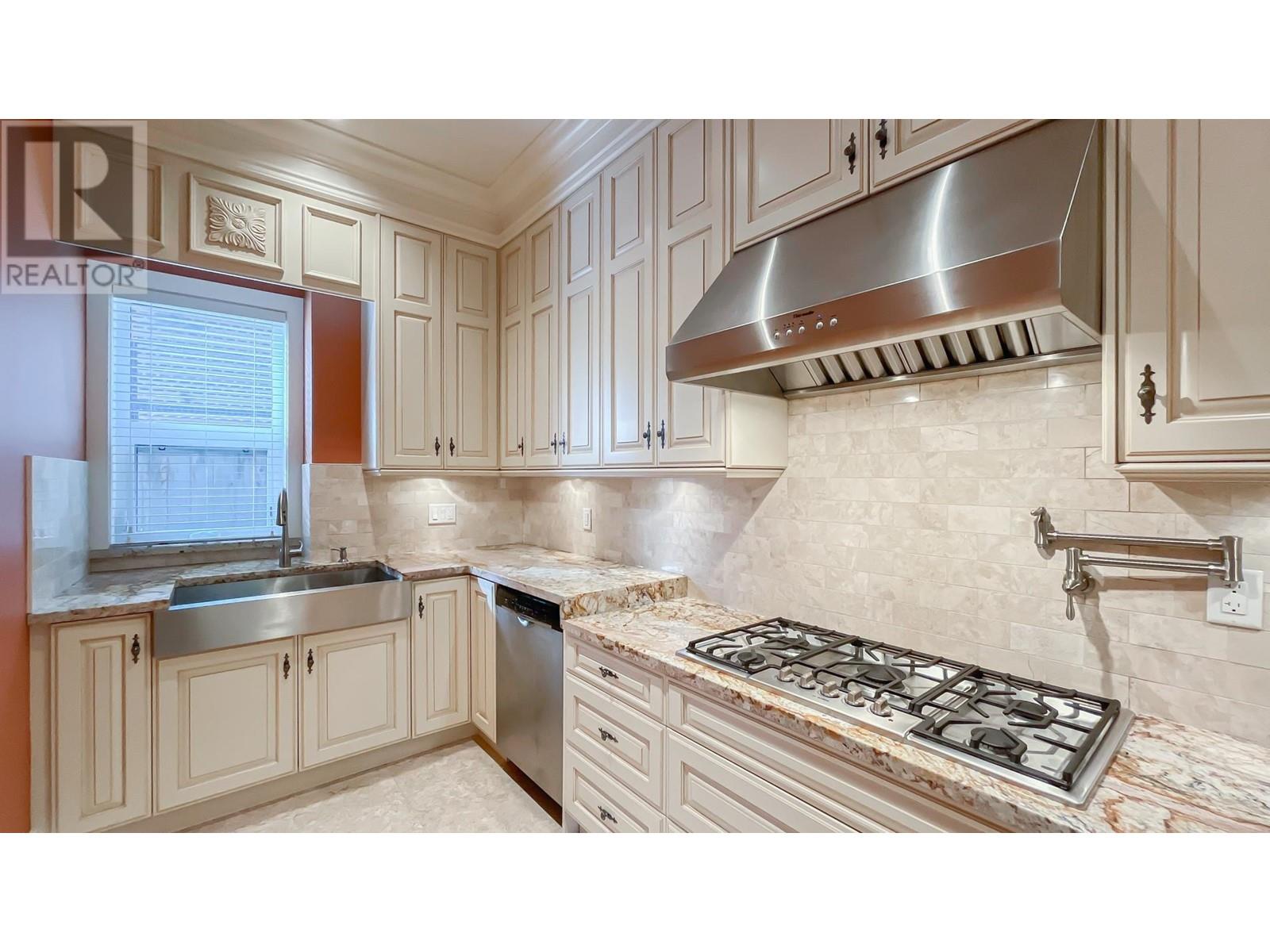 Photo 12 of 8488 Robinson Road, Richmond BC