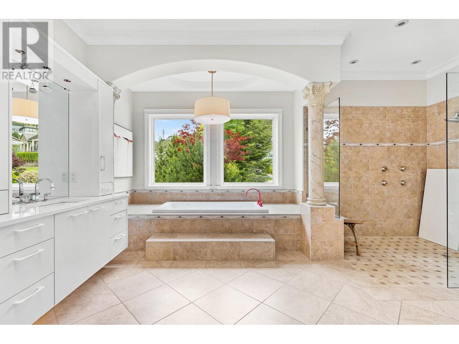  2543 Lucinde Road, West Kelowna