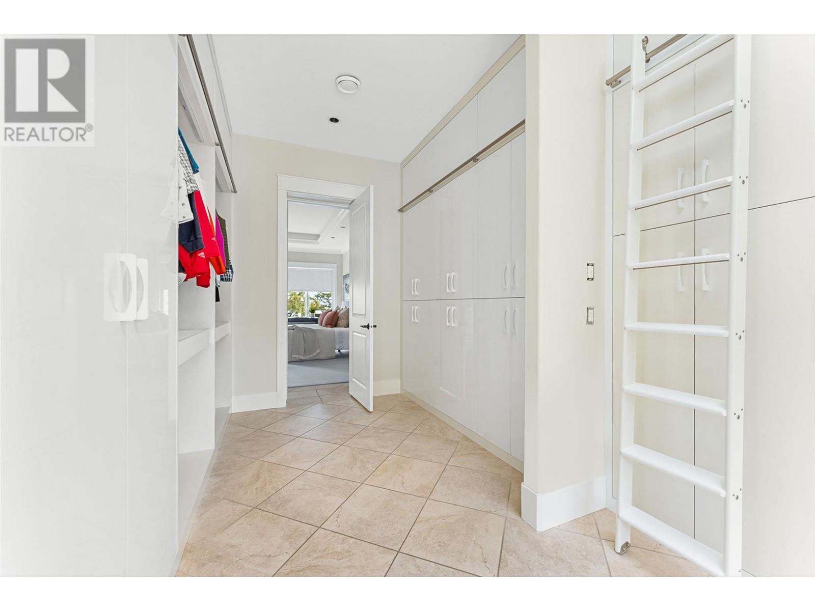  2543 Lucinde Road, West Kelowna