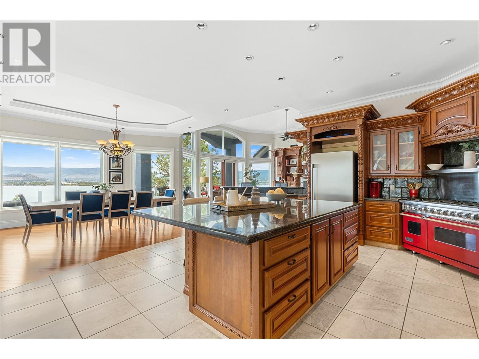  2543 Lucinde Road, West Kelowna