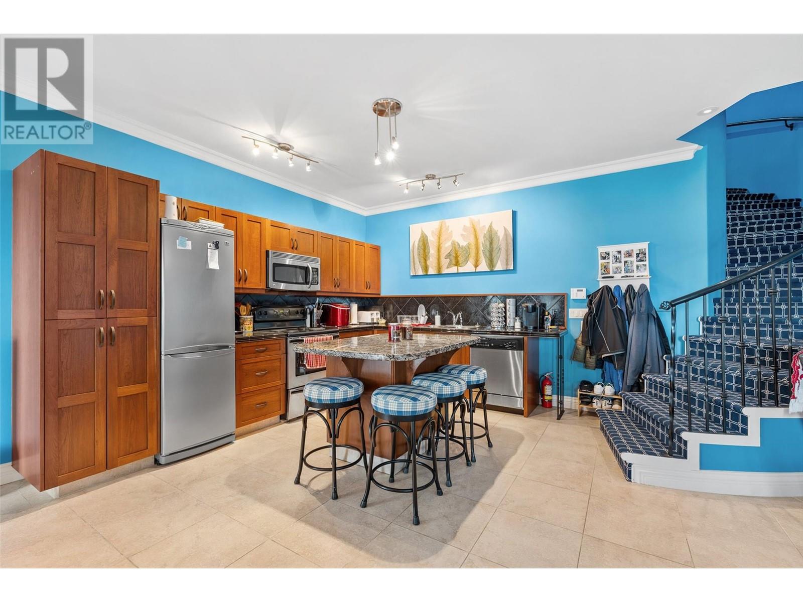 2543 Lucinde Road, West Kelowna