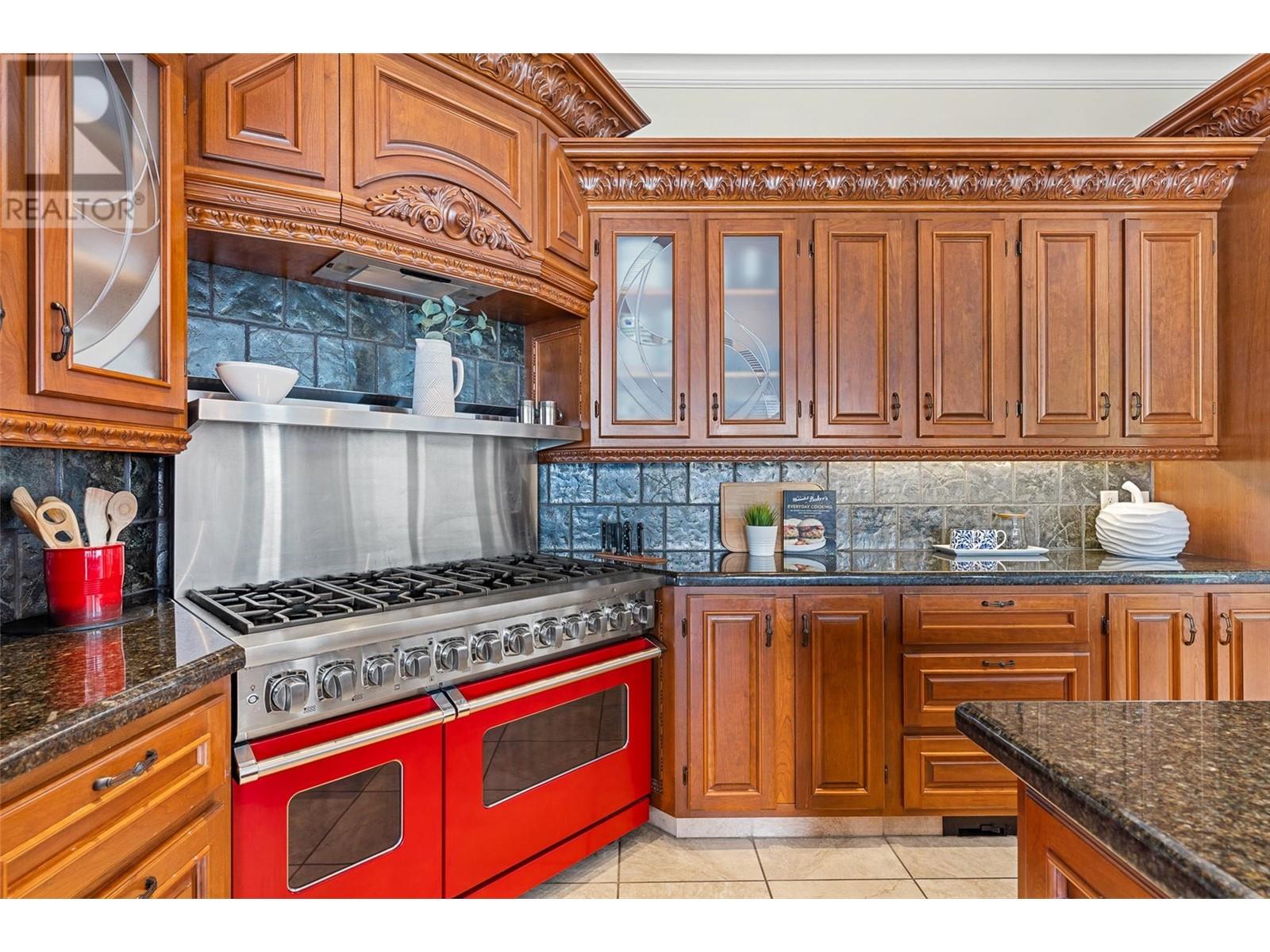  2543 Lucinde Road, West Kelowna