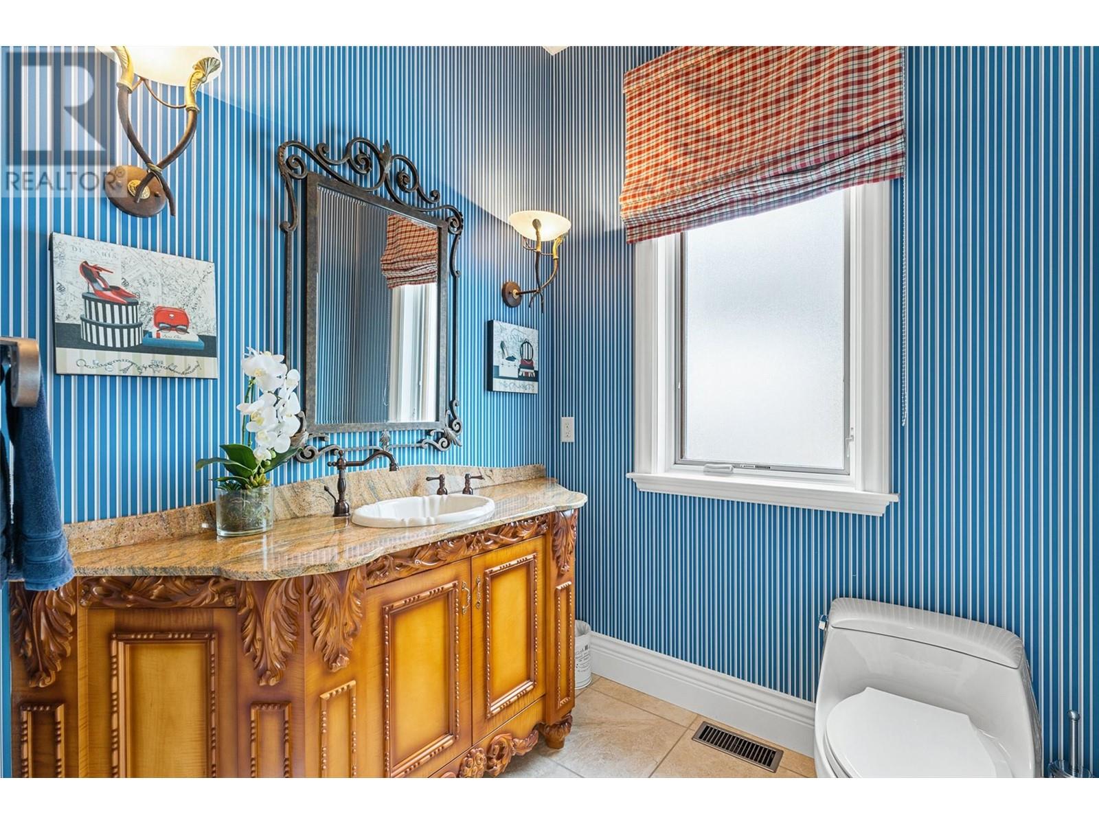  2543 Lucinde Road, West Kelowna