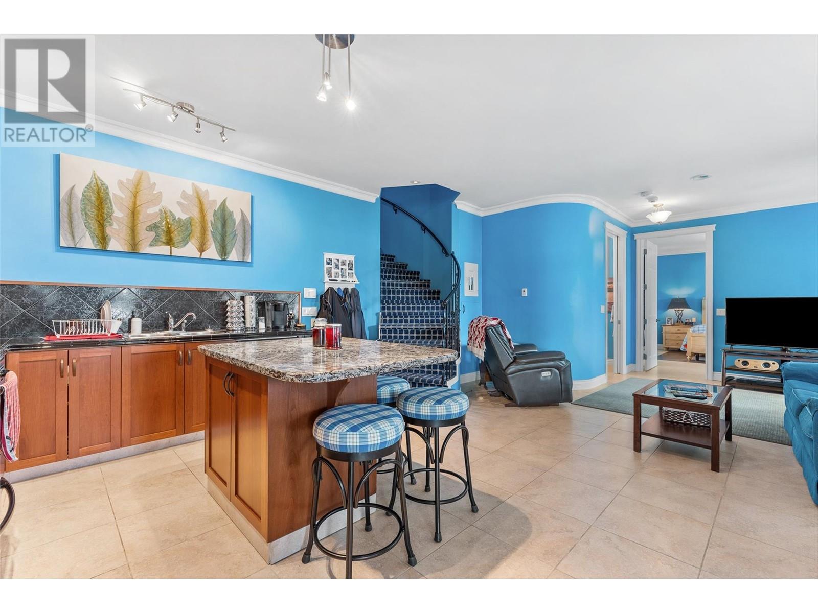  2543 Lucinde Road, West Kelowna