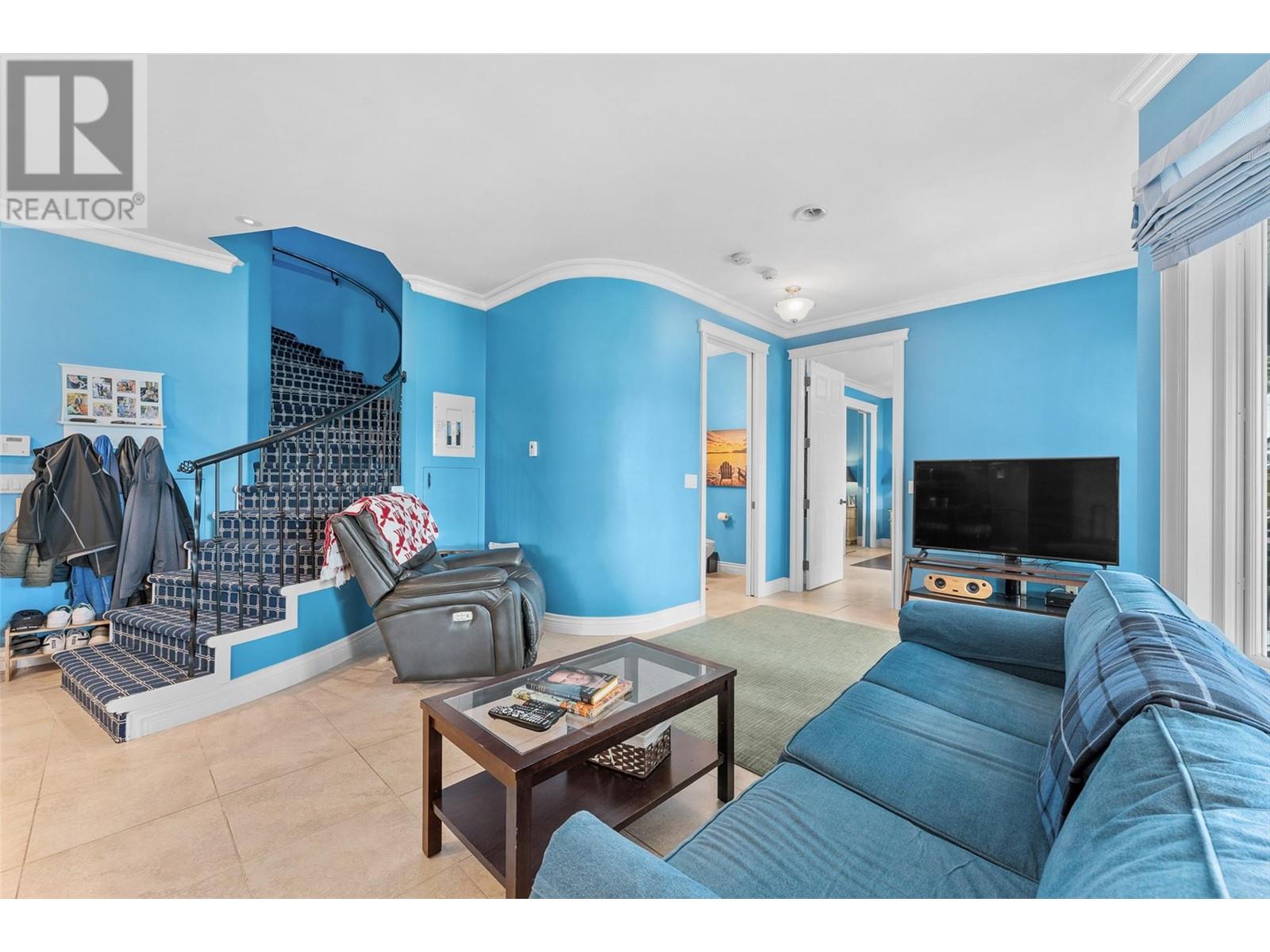  2543 Lucinde Road, West Kelowna