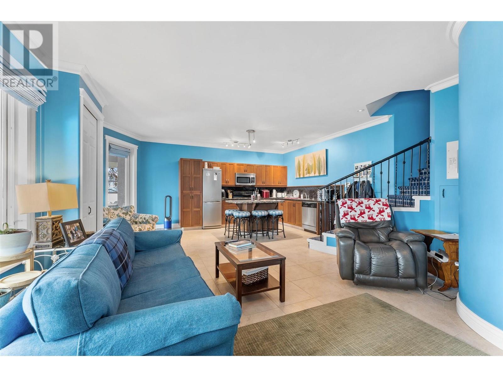  2543 Lucinde Road, West Kelowna