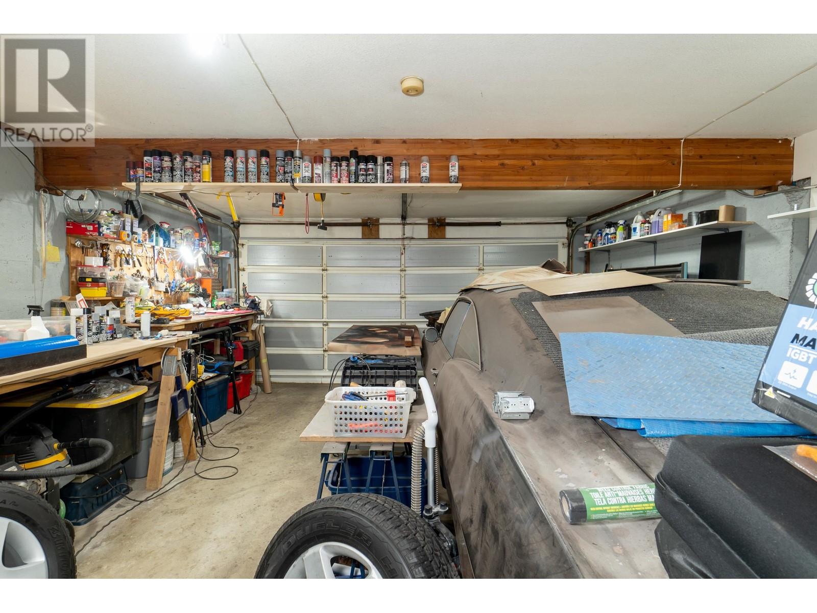 Photo 11 of 100 E Kensington Road, North Vancouver BC
