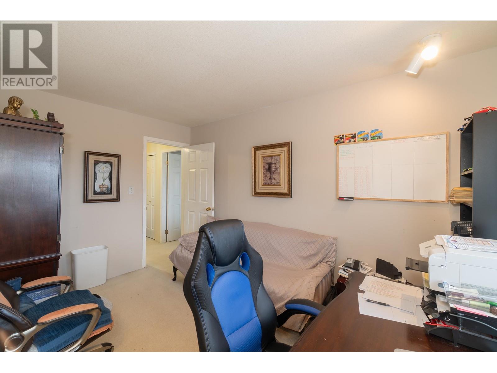 Photo 19 of 100 E Kensington Road, North Vancouver BC