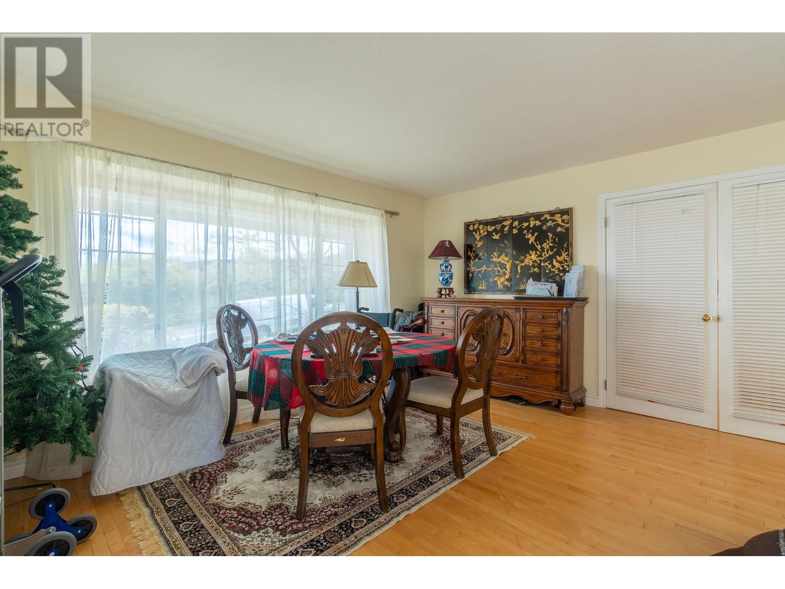 Photo 13 of 100 E Kensington Road, North Vancouver BC