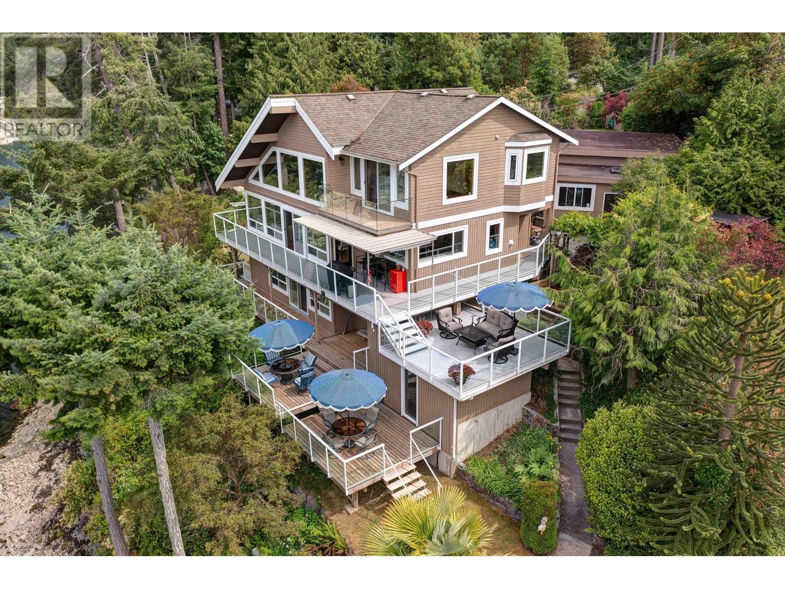 10054 WESCAN ROAD, Halfmoon Bay