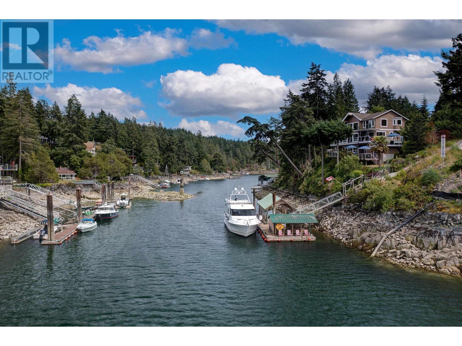 10054 WESCAN ROAD, Halfmoon Bay
