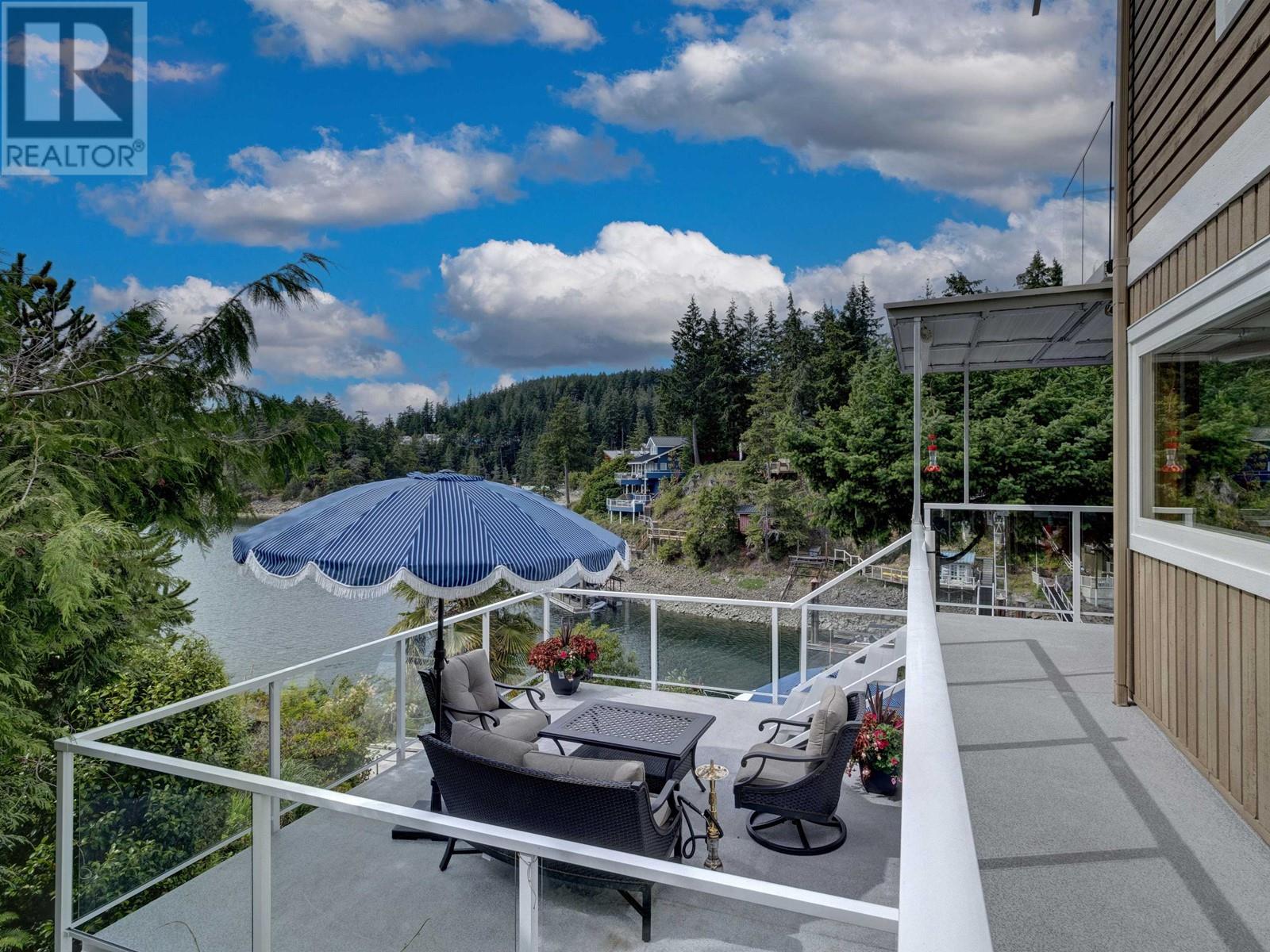 10054 WESCAN ROAD, Halfmoon Bay
