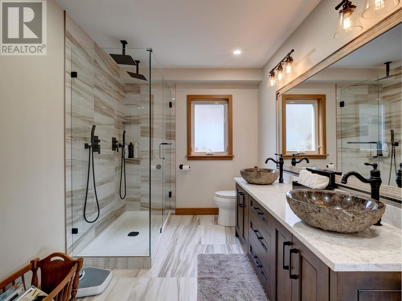 10054 WESCAN ROAD, Halfmoon Bay
