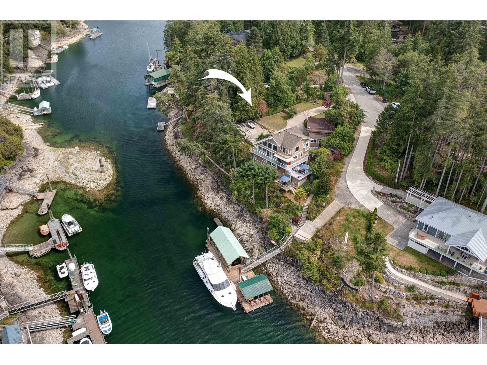 10054 WESCAN ROAD, Halfmoon Bay