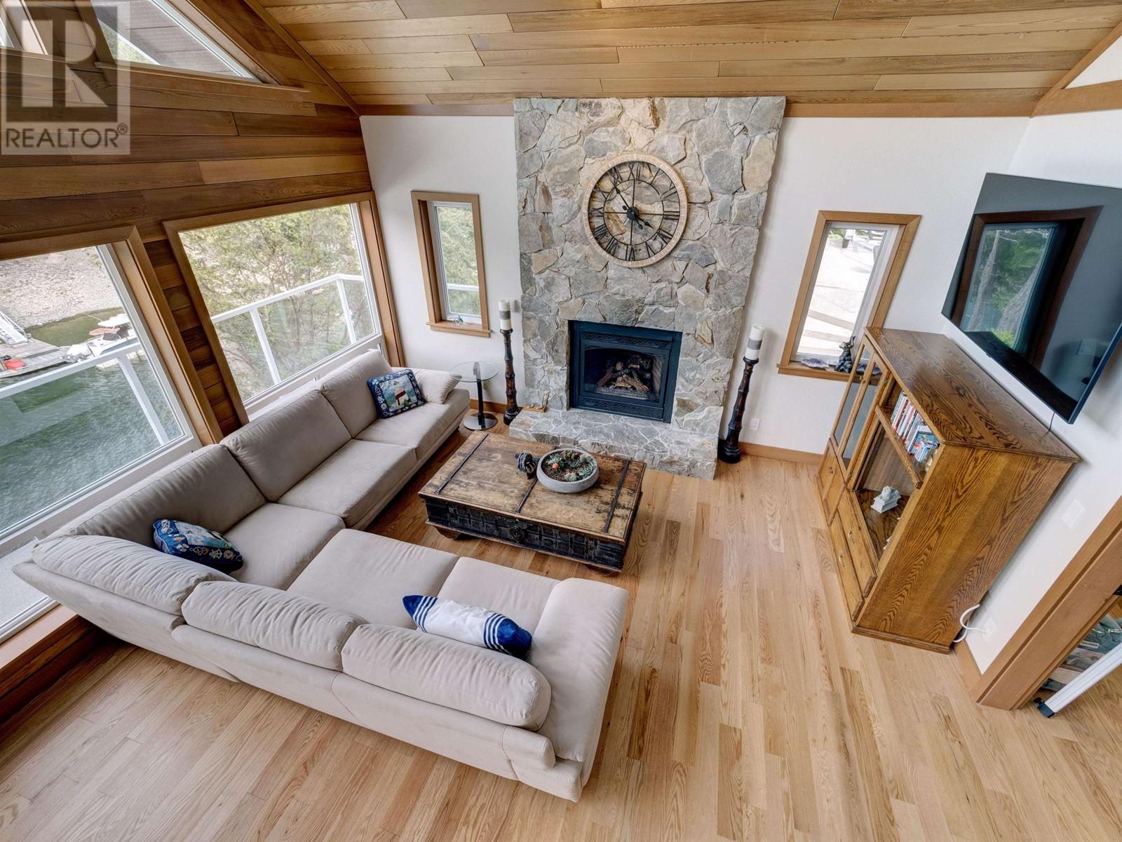 10054 WESCAN ROAD, Halfmoon Bay