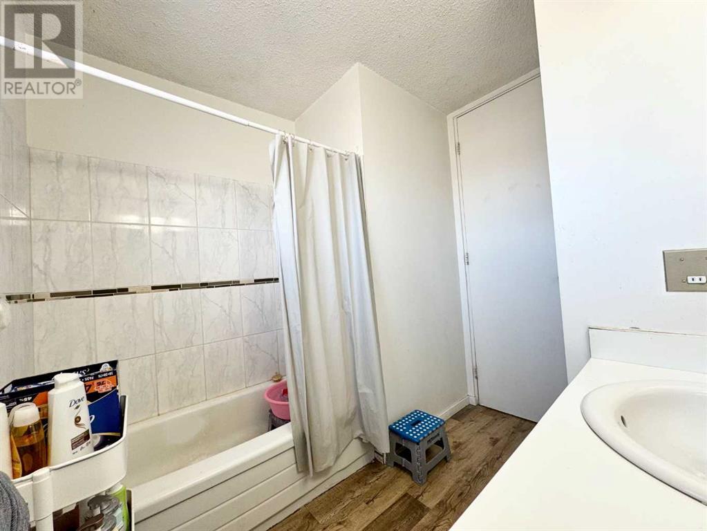 Single Family House for Sale in  Marlborough Way NE Marlborough Calgary 