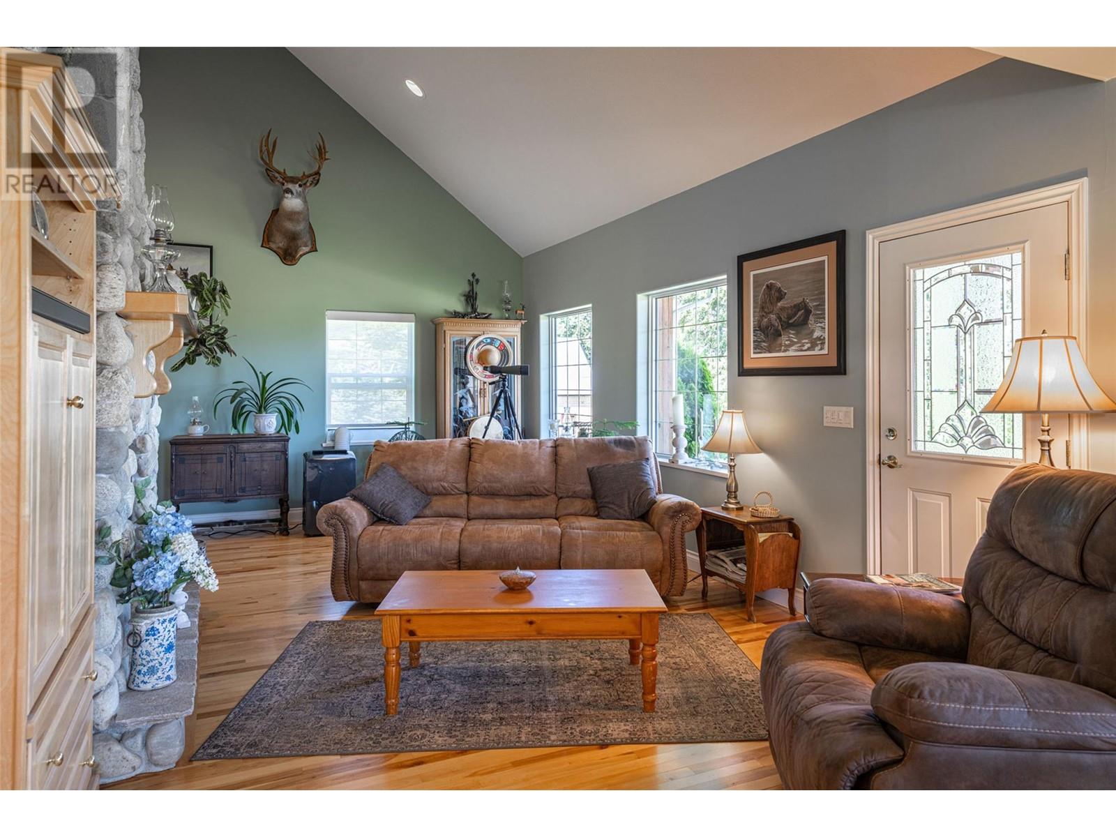  2990 50 Street Northwest, Salmon Arm