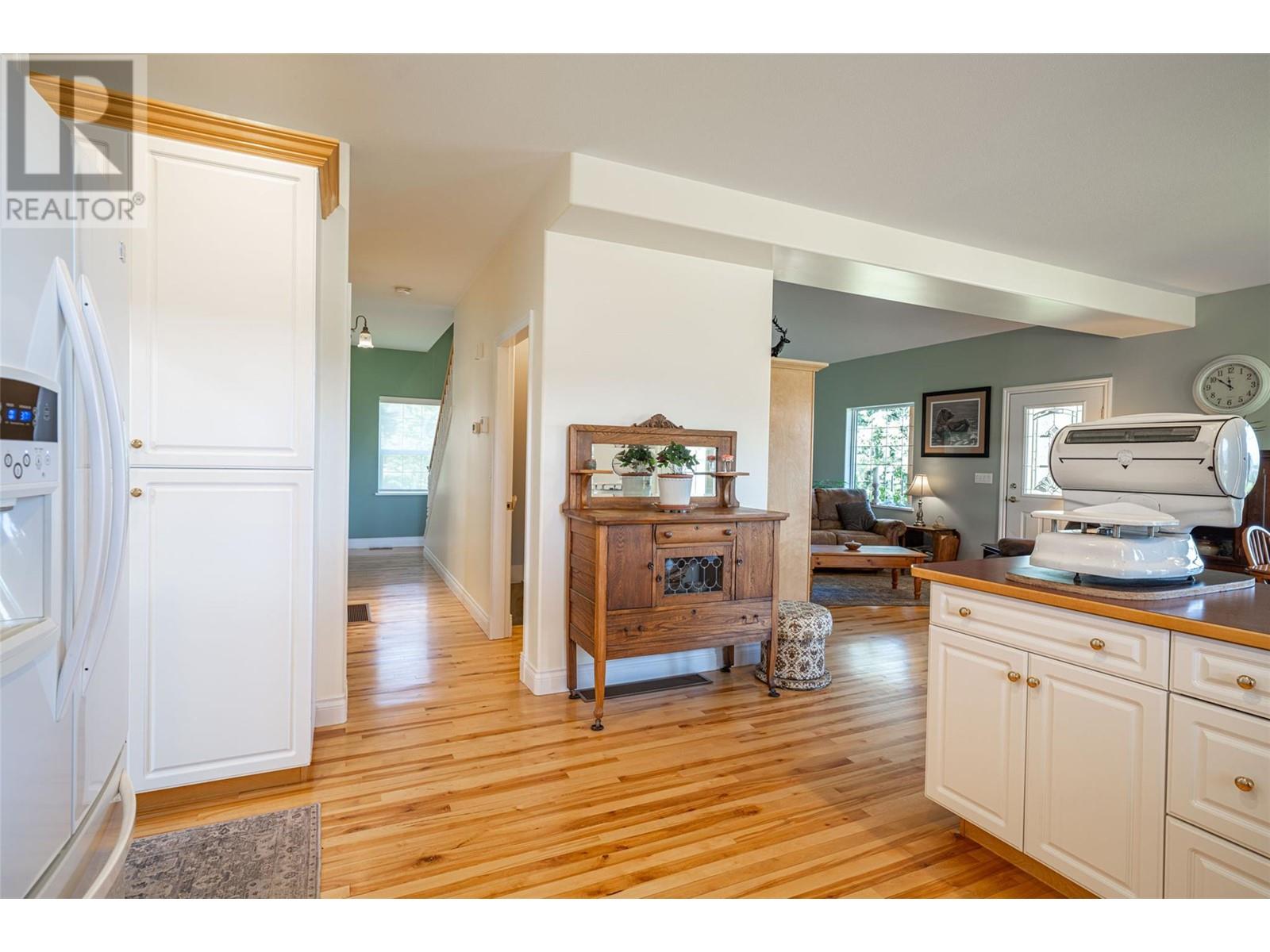  2990 50 Street Northwest, Salmon Arm