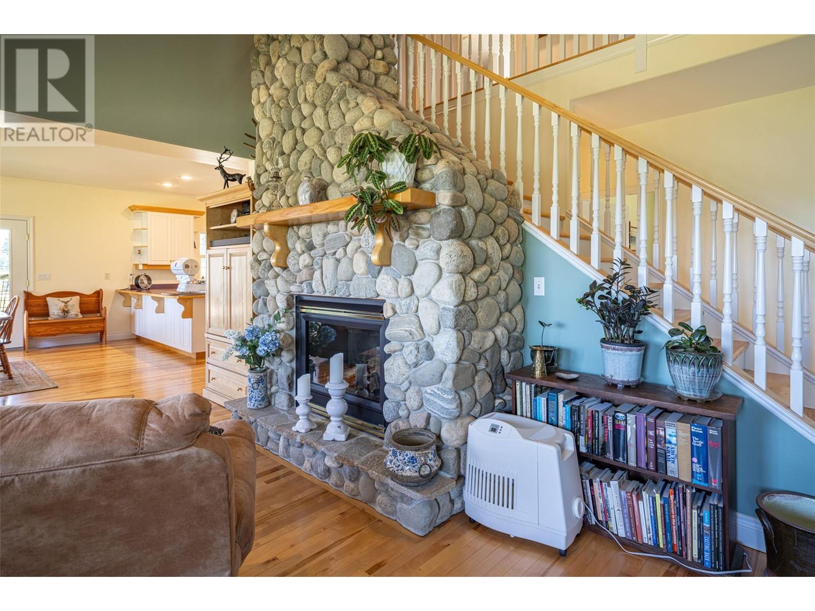  2990 50 Street Northwest, Salmon Arm