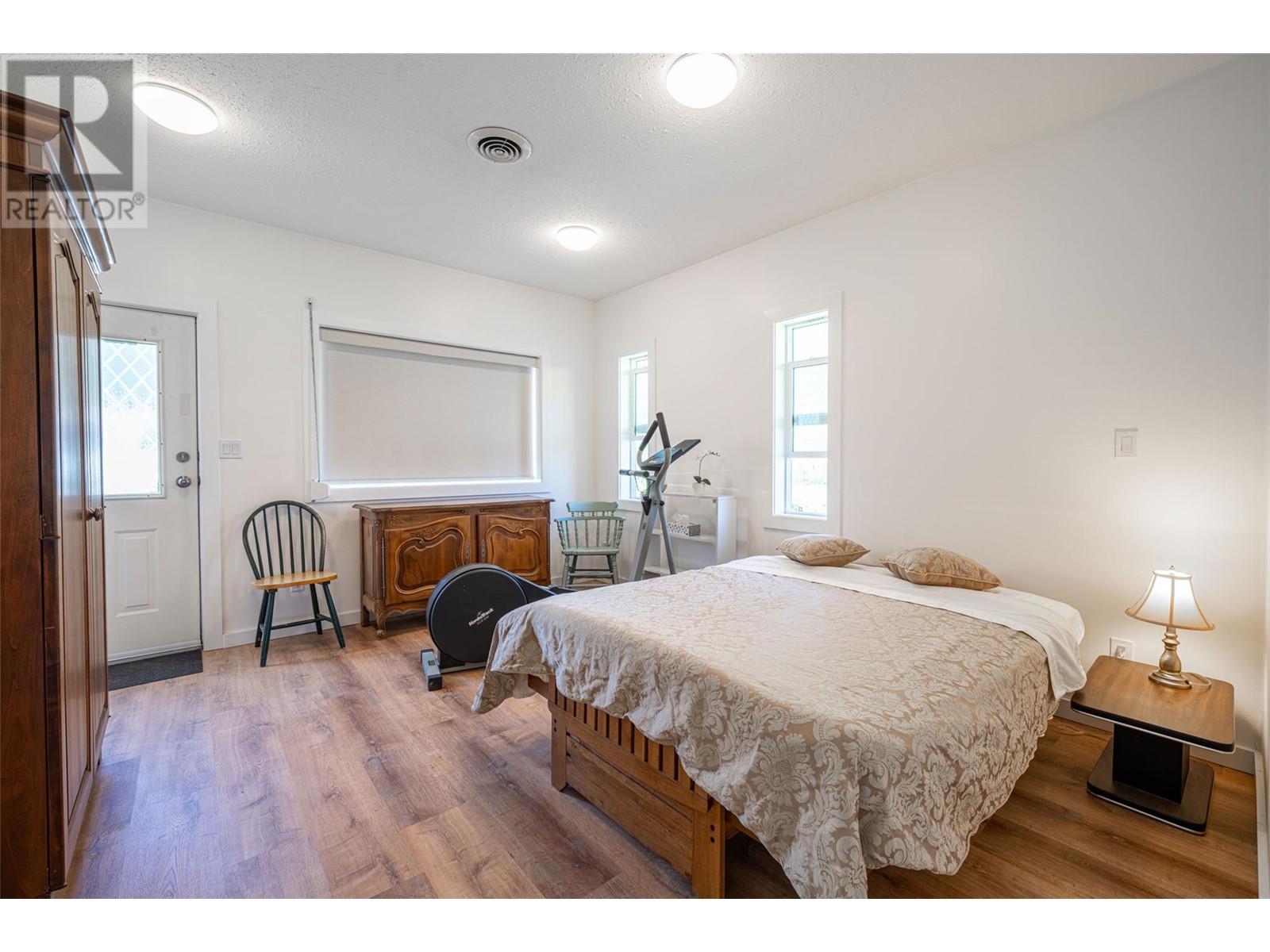  2990 50 Street Northwest, Salmon Arm