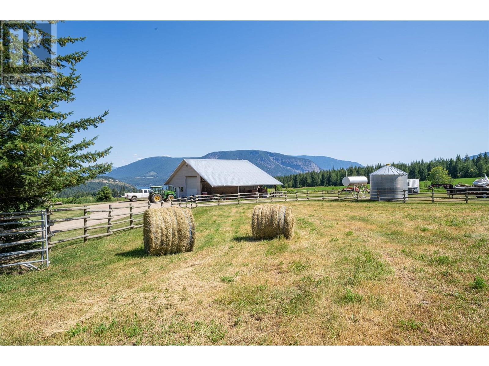  2990 50 Street Northwest, Salmon Arm