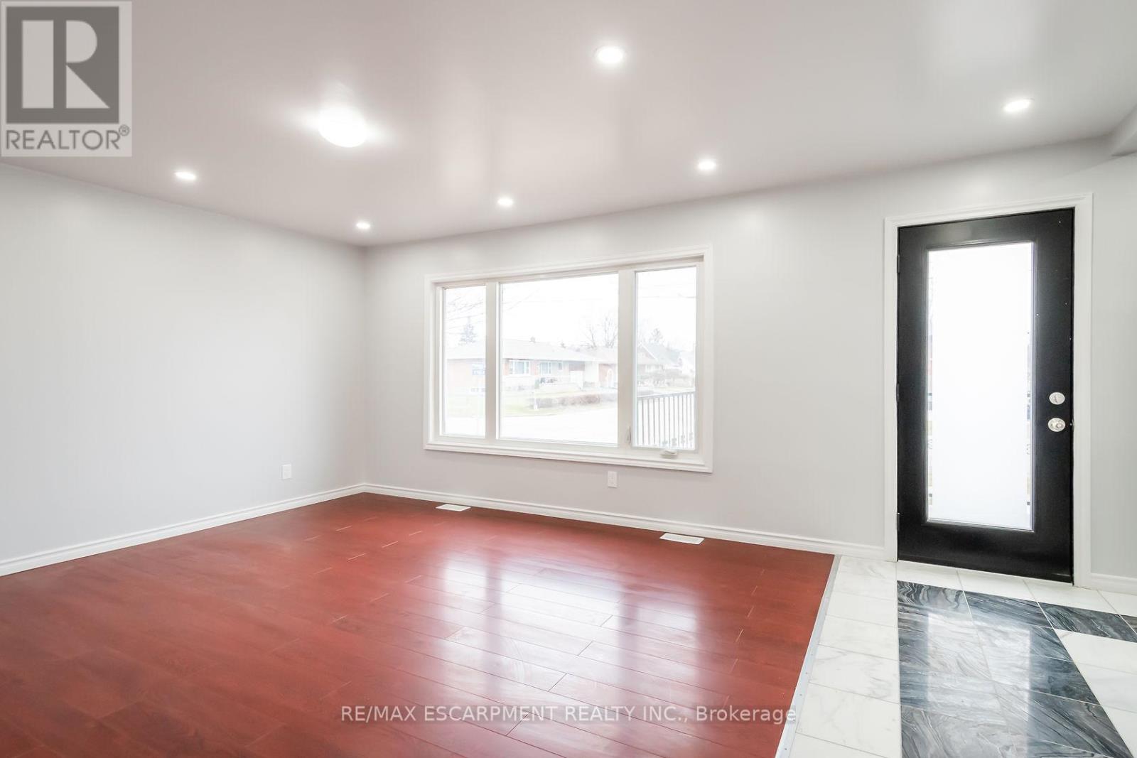 Photo 7 of 132 Franklin Avenue, Port Colborne ON