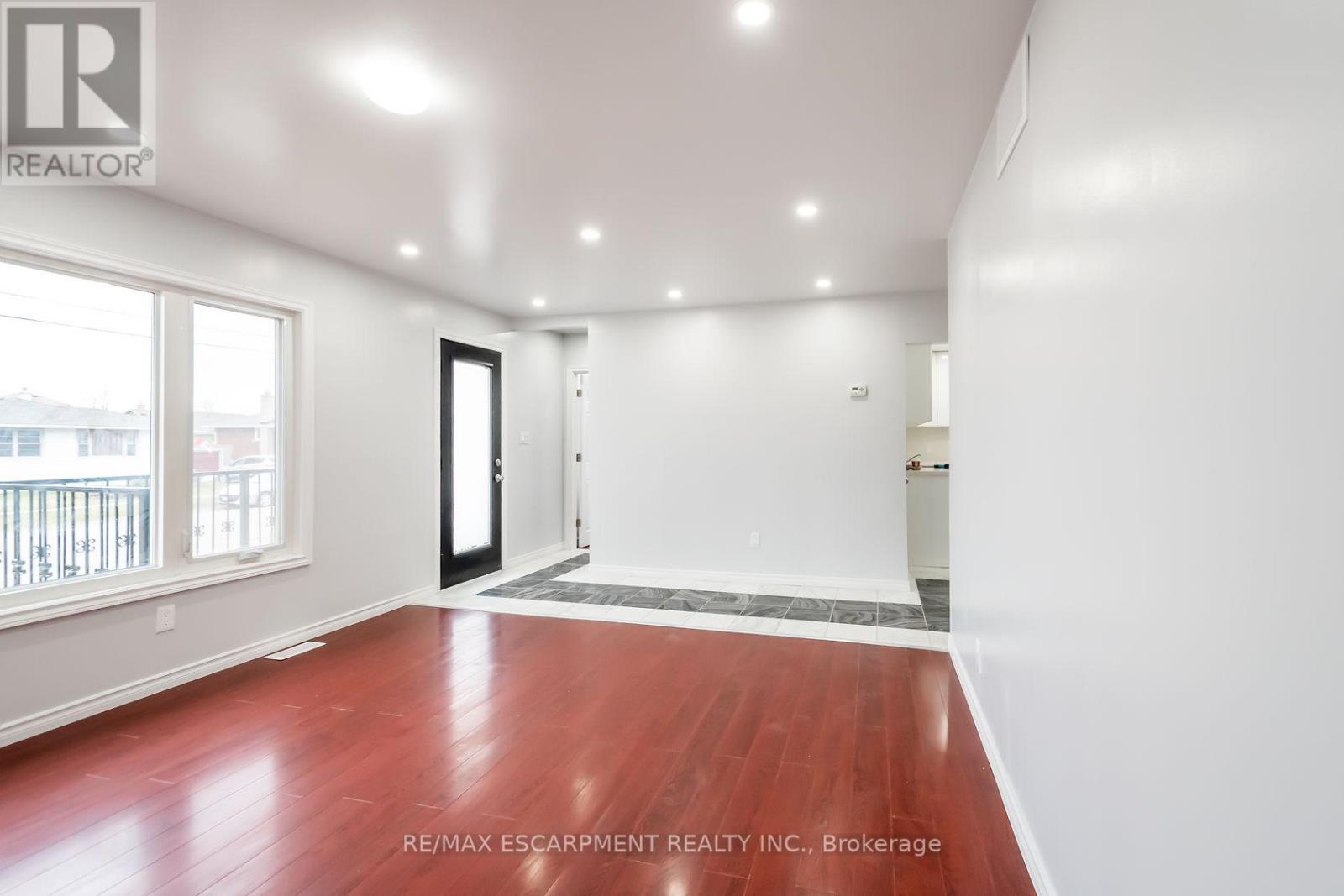 Photo 12 of 132 Franklin Avenue, Port Colborne ON