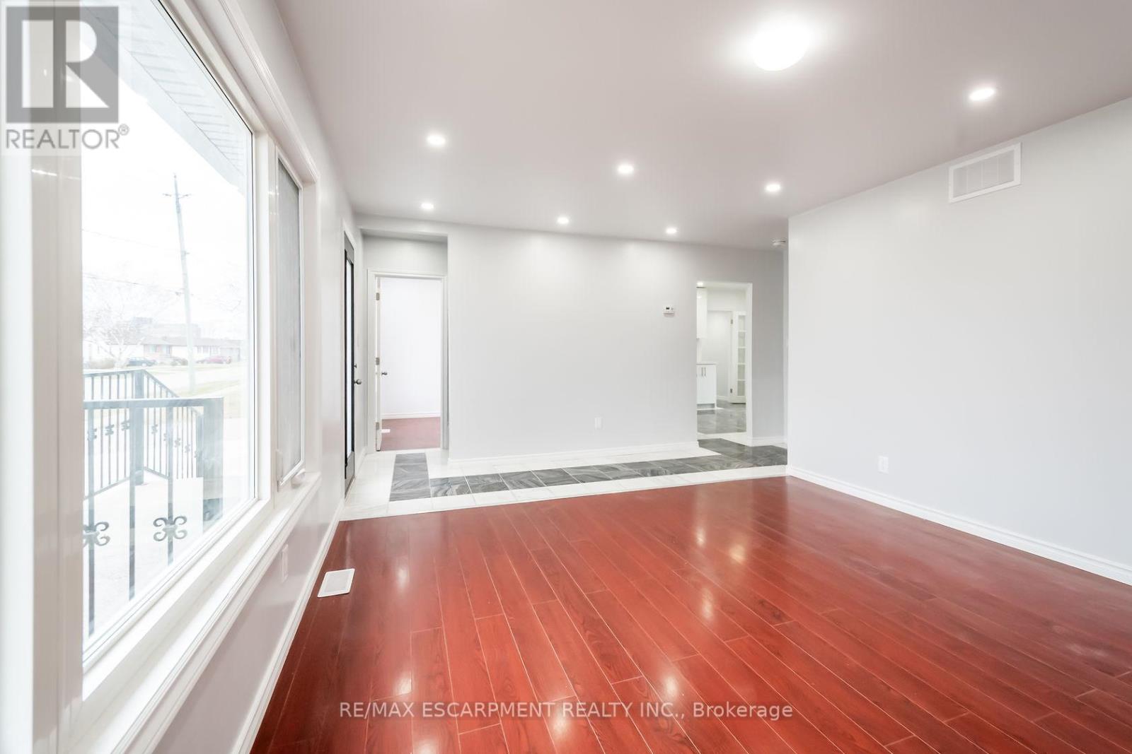 Photo 8 of 132 Franklin Avenue, Port Colborne ON