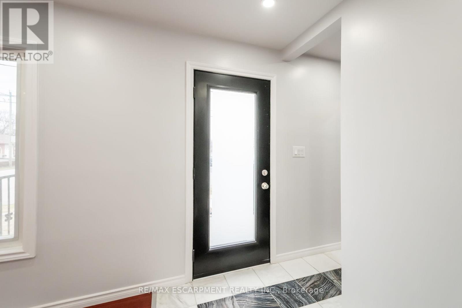 Photo 6 of 132 Franklin Avenue, Port Colborne ON