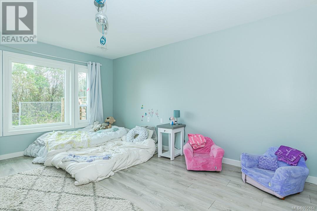  8503 Tribune Terrace, North Saanich