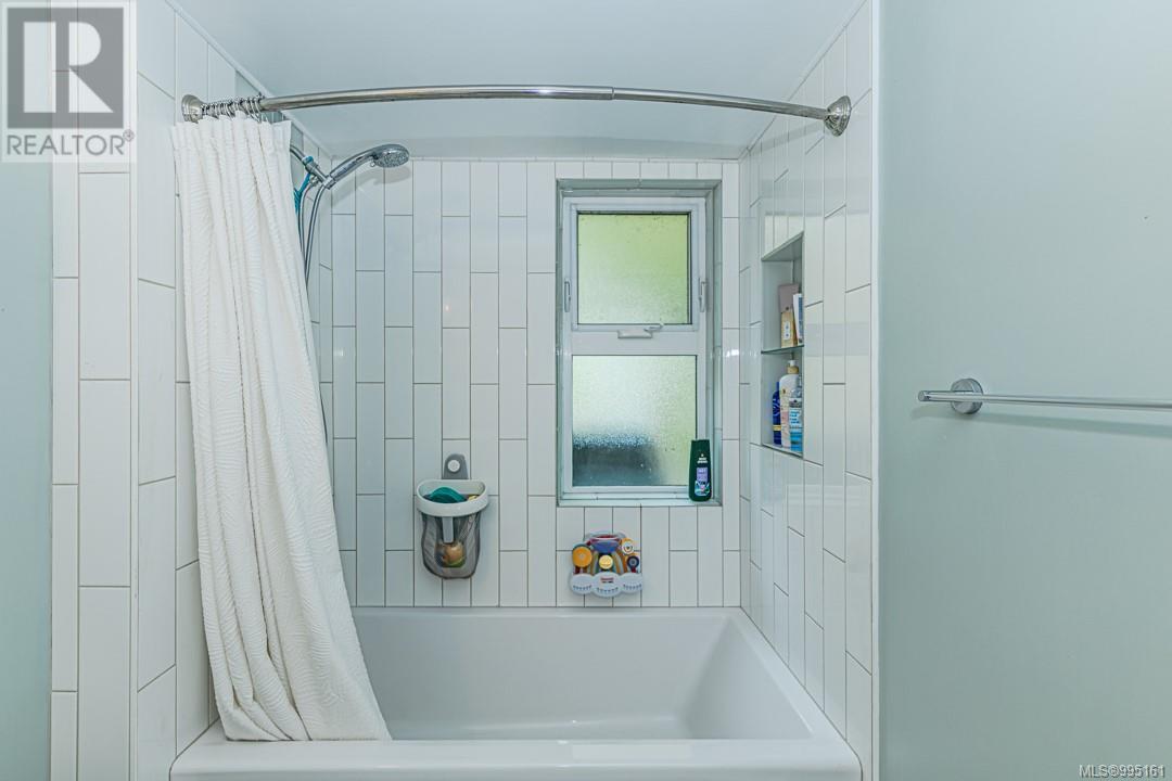  8503 Tribune Terrace, North Saanich