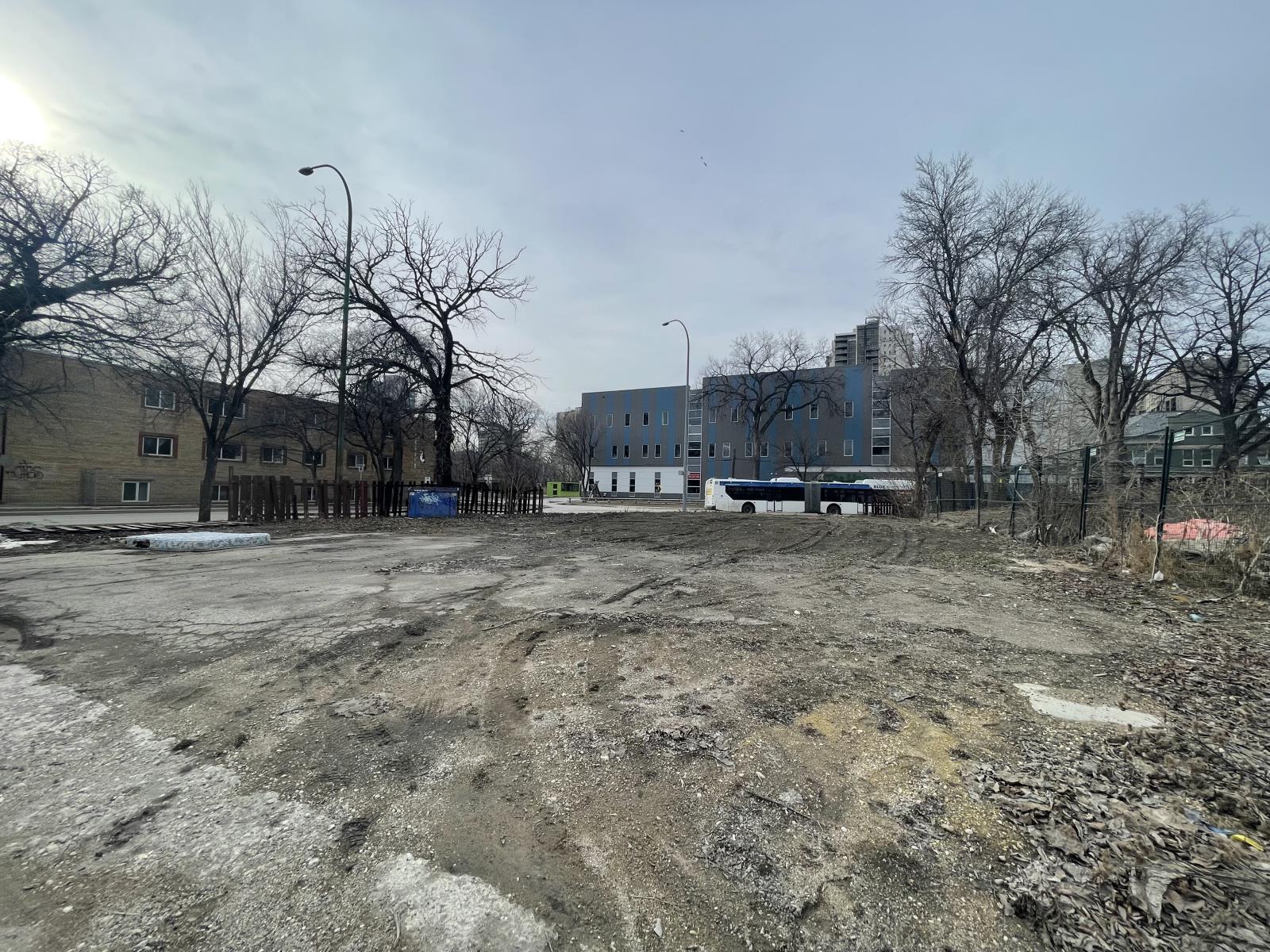 Photo 3 of 160 Mayfair Ave, Winnipeg MB