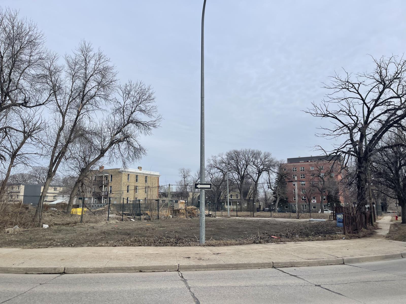 Photo 5 of 160 Mayfair Ave, Winnipeg MB