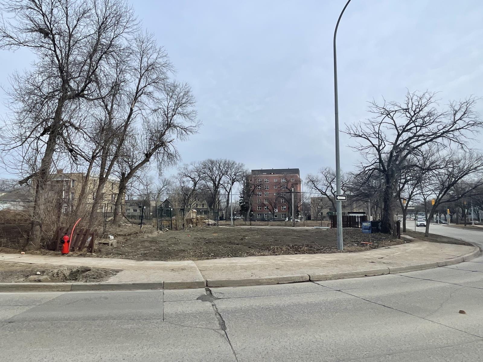 Photo 4 of 160 Mayfair Ave, Winnipeg MB