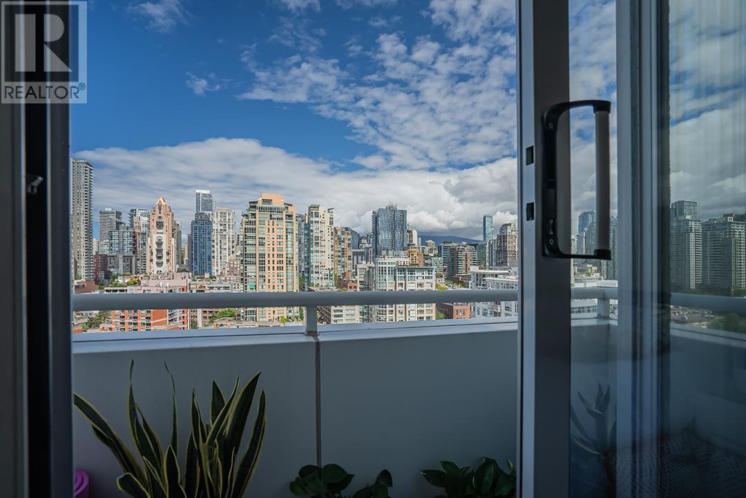 Photo 16 of 2001 1201 Marinaside Crescent, Vancouver BC