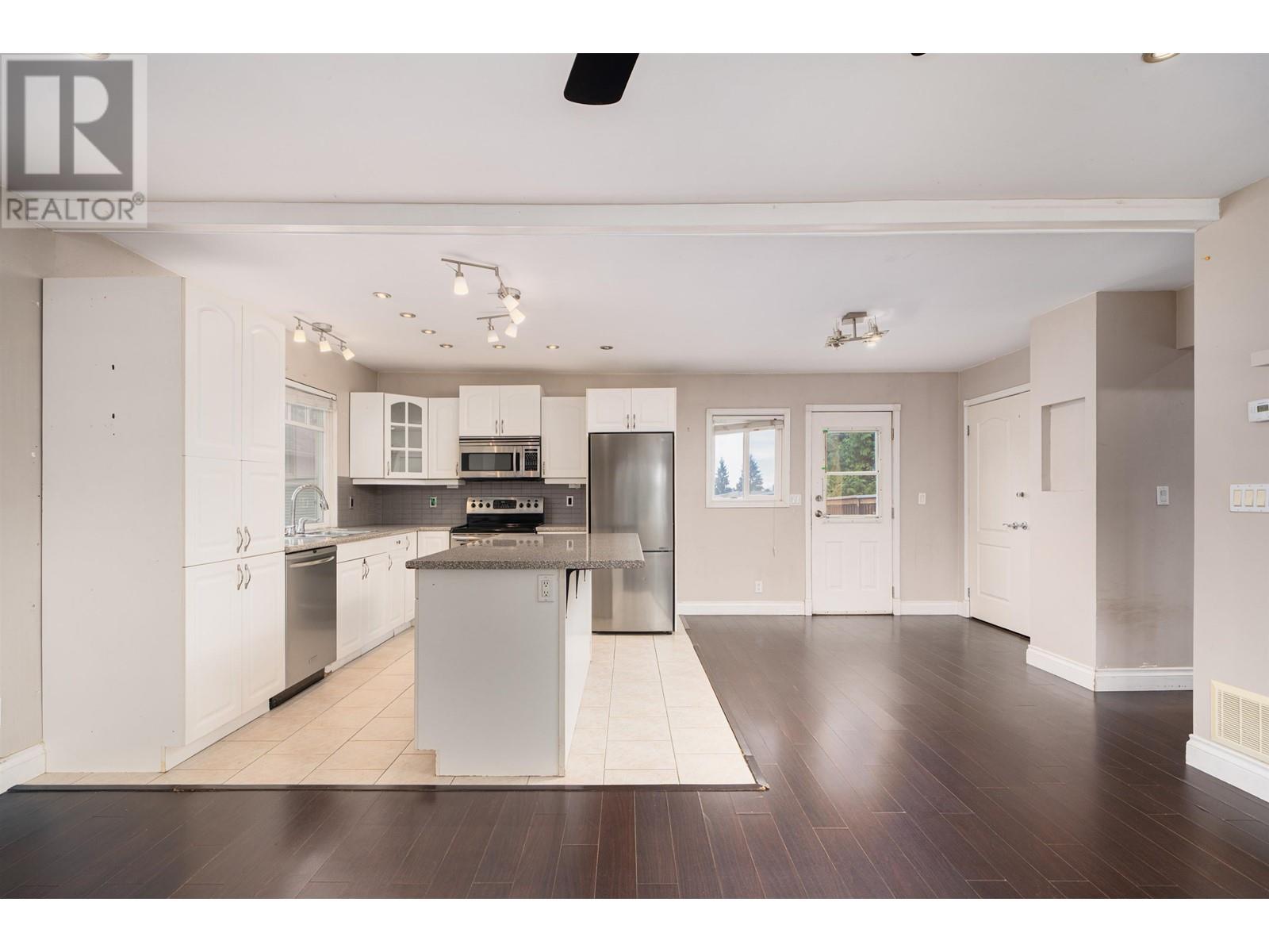 646 ALDERSON AVENUE, Coquitlam