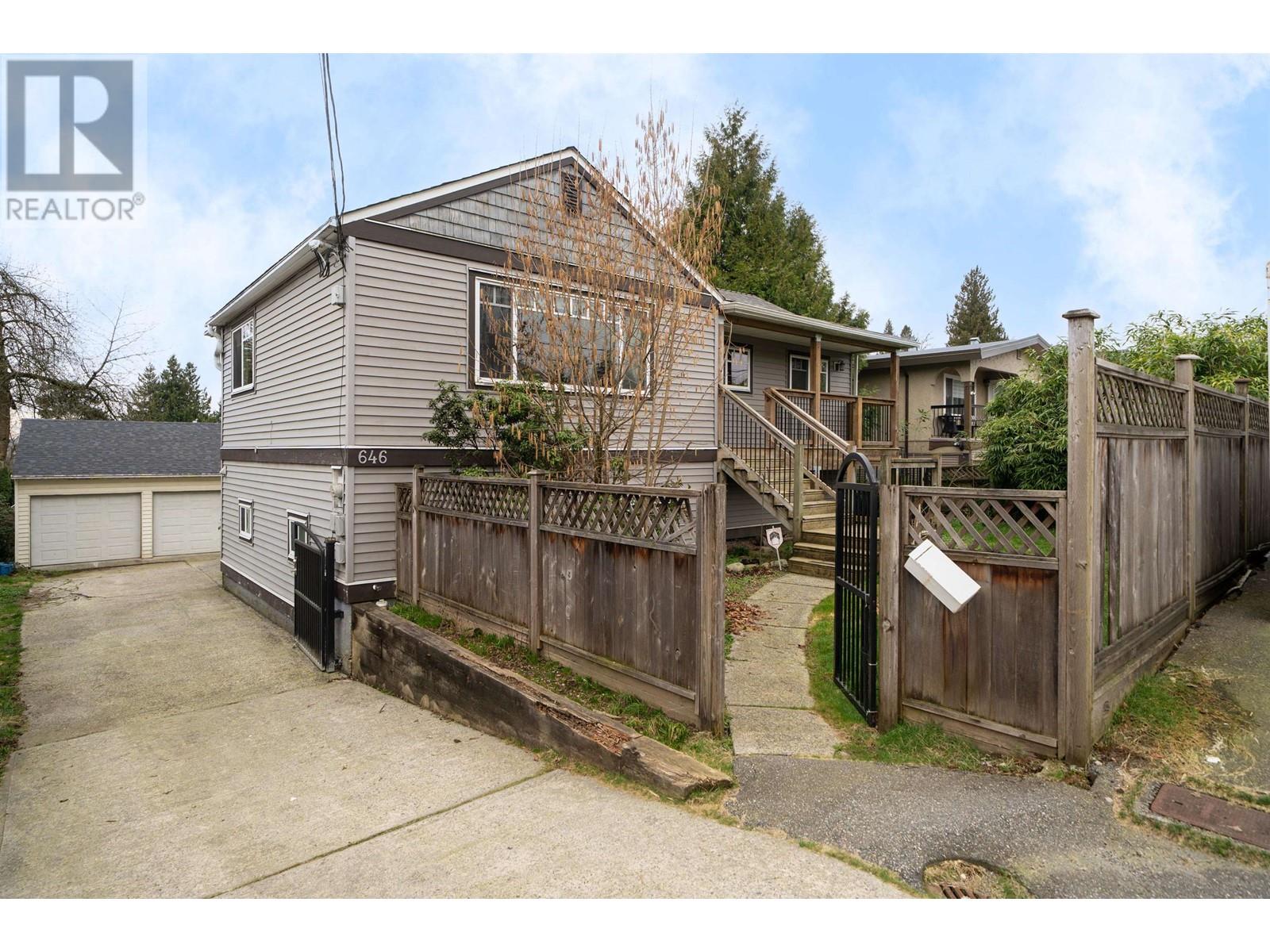 646 ALDERSON AVENUE, Coquitlam