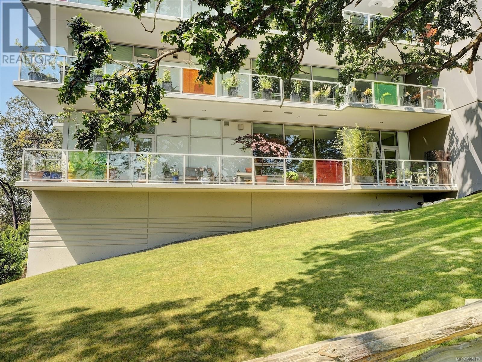 #101 4009 RAINBOW HILL LANE - Image 27