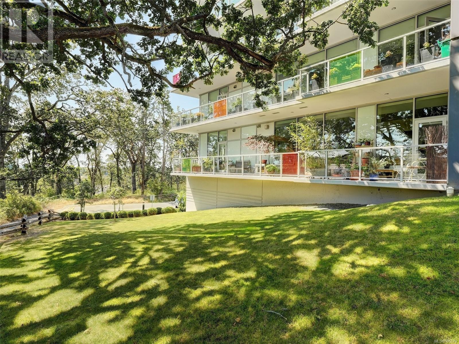 #101 4009 RAINBOW HILL LANE - Image 29