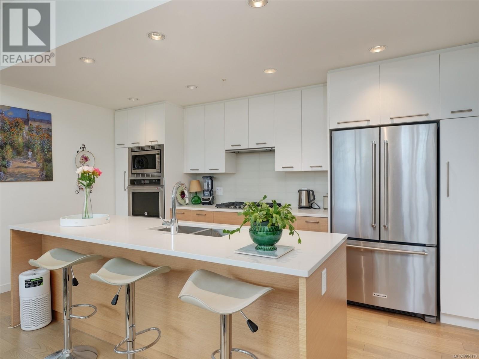 #101 4009 RAINBOW HILL LANE - Image 9