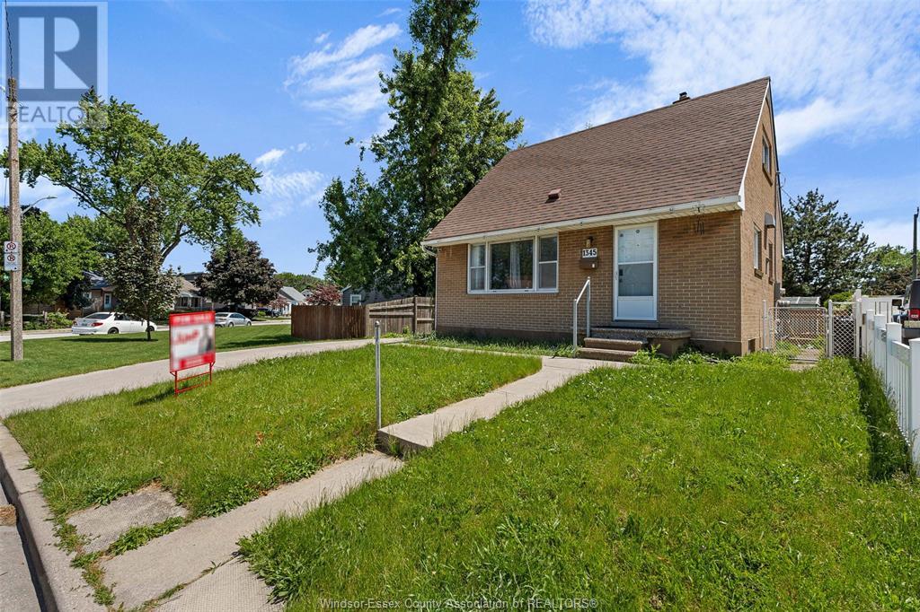 Photo 2 of 1345 Harrison Avenue, Windsor ON