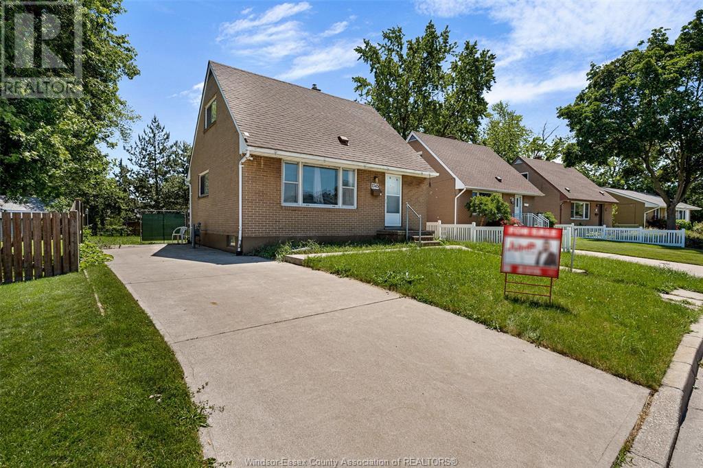 Photo 3 of 1345 Harrison Avenue, Windsor ON